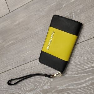 Michael Kors Wallet Wristlet